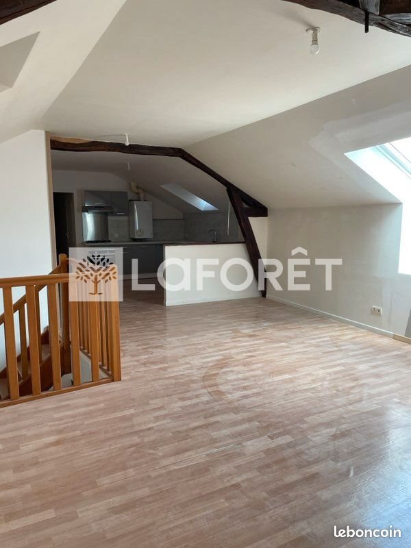 Appartement à louer, 90m², Ay