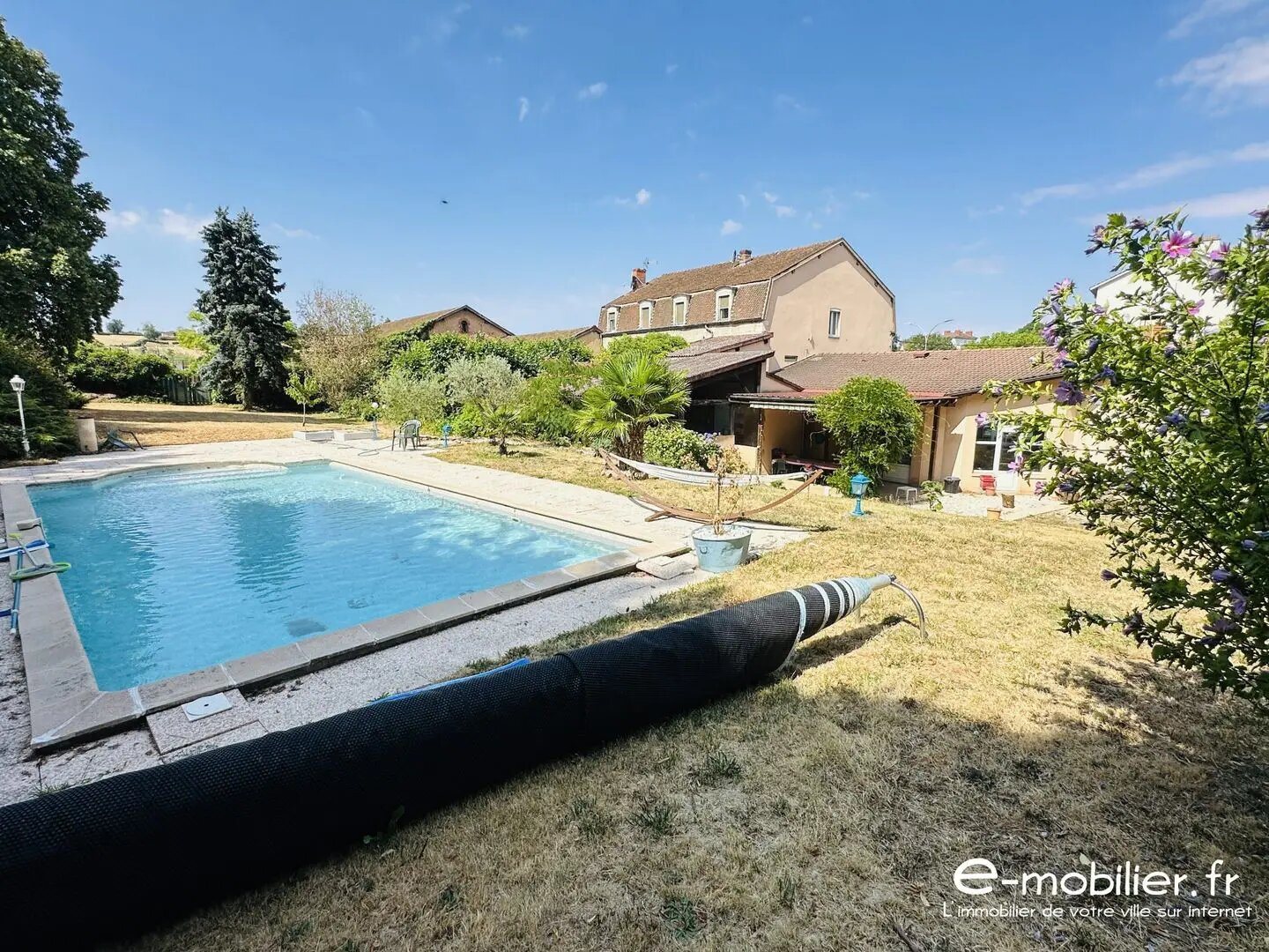 Maison à vendre, 530m², La Clayette