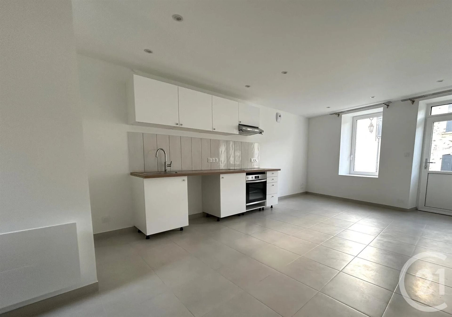 Maison à louer, 51m², Ambon