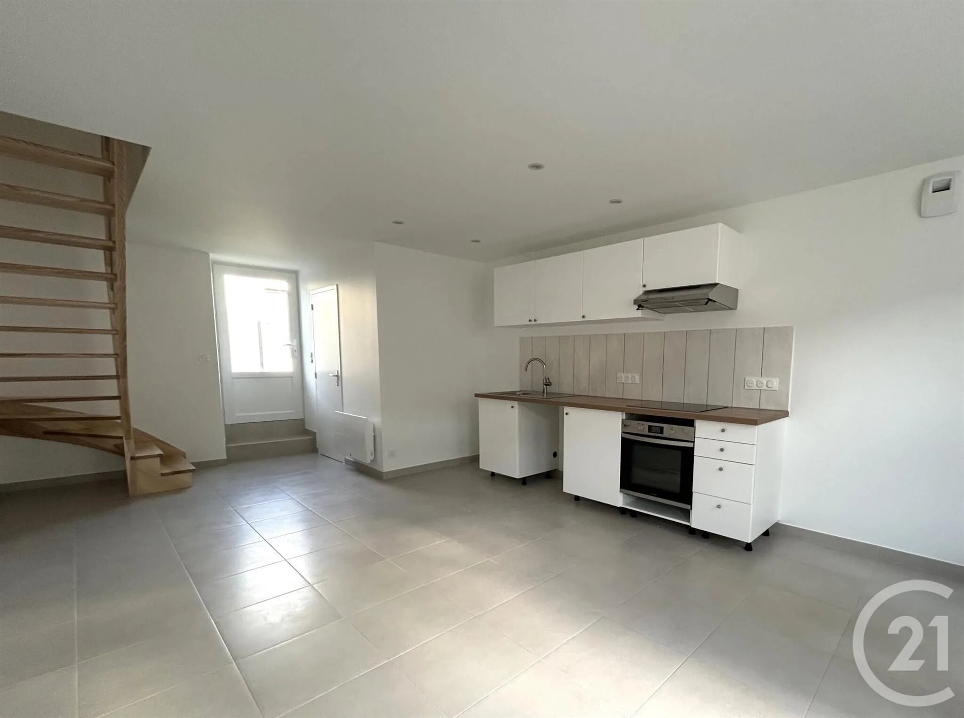 Maison à louer, 51m², Ambon