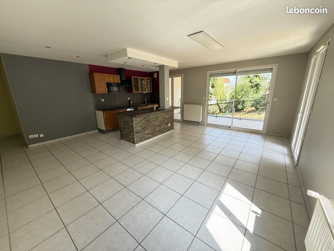 Appartement à louer, 78m², Saint-Just-Saint-Rambert
