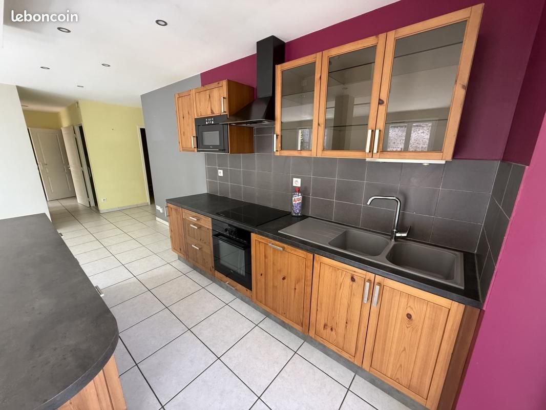 Appartement à louer, 78m², Saint-Just-Saint-Rambert