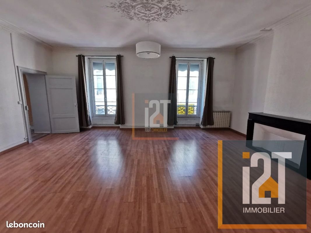 Appartement à louer, 137m², Nîmes