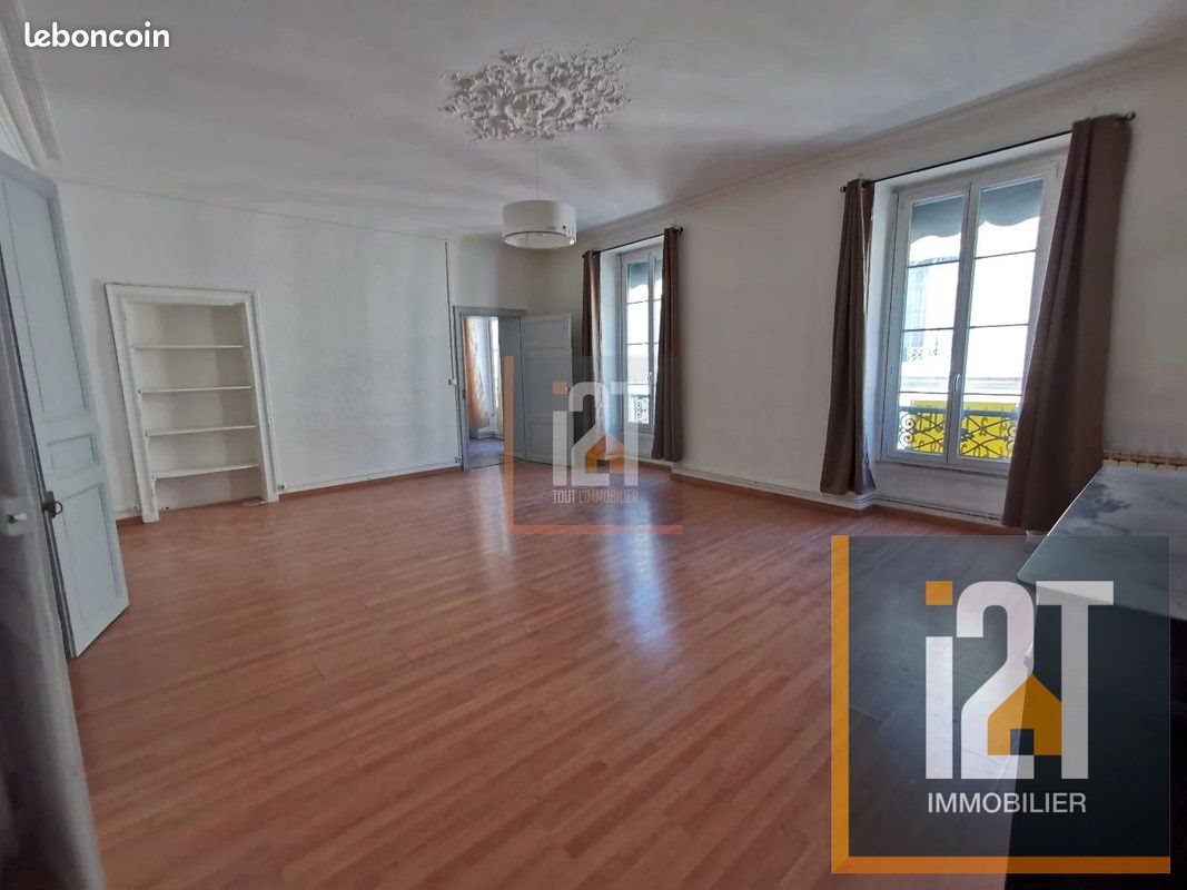 Appartement à louer, 137m², Nîmes