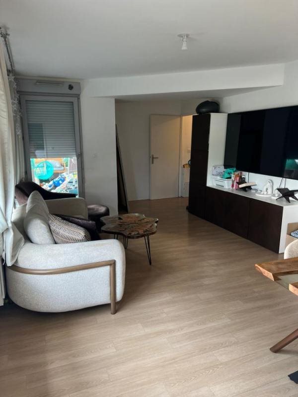 Appartement à louer, 62m², Évry-Courcouronnes