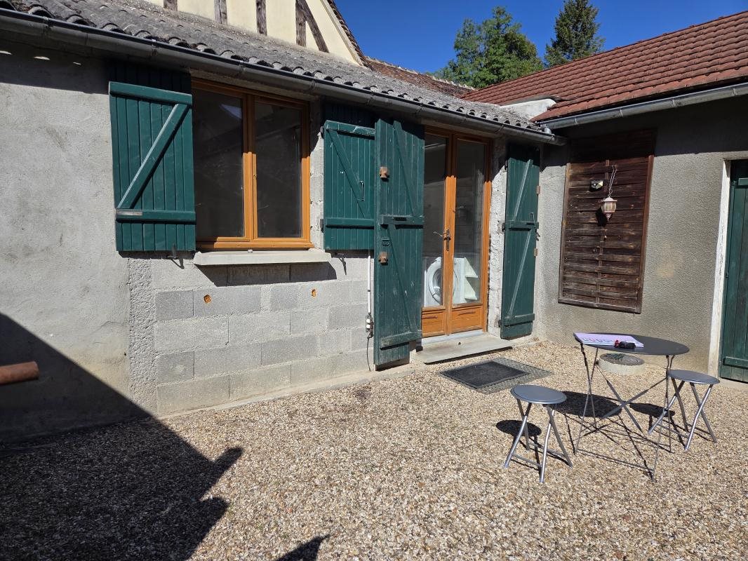 Maison à louer, 23m², Saint-Julien-du-Sault