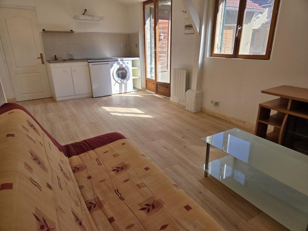 Maison à louer, 23m², Saint-Julien-du-Sault
