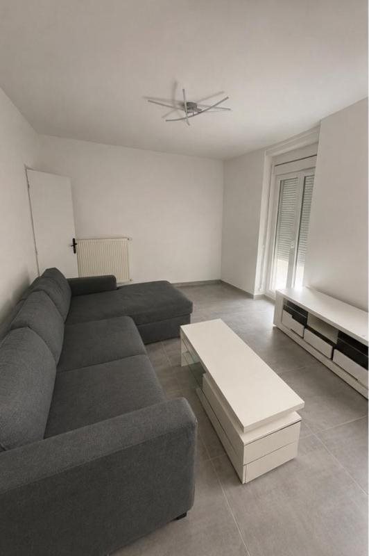 Appartement à louer, 56m², Renaison