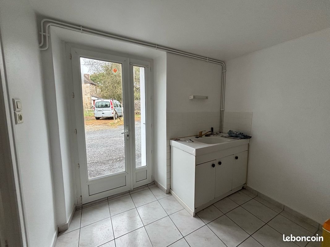 Maison à louer, 74m², Lusanger