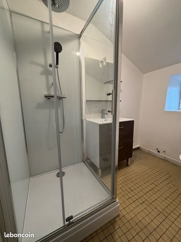 Maison à louer, 74m², Lusanger