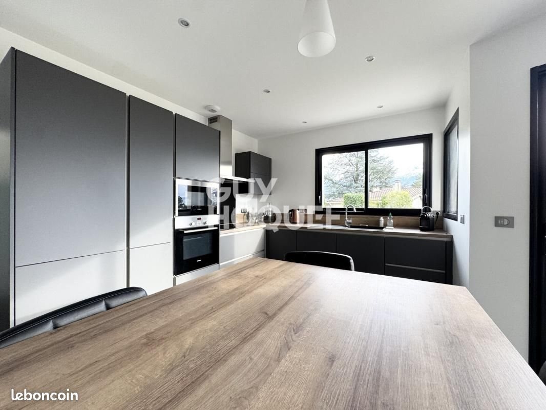 Maison à louer, 164m², Saint-Ismier