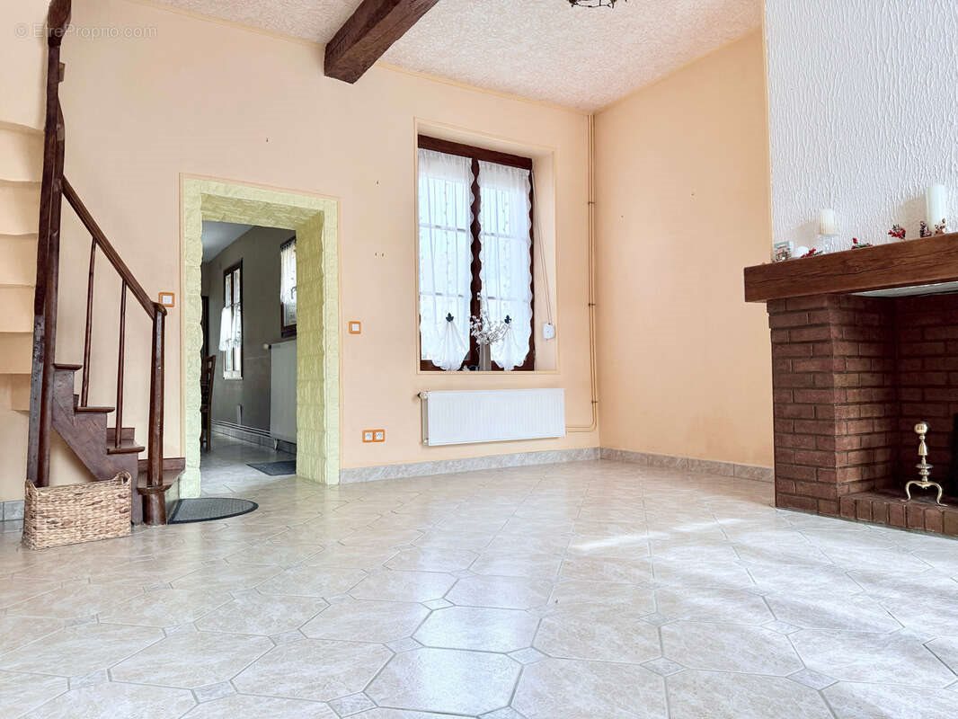 Maison à vendre, 92m², Rue