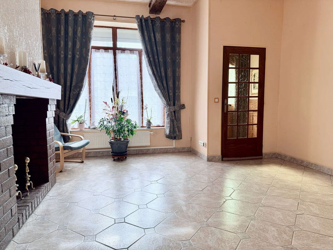 Maison à vendre, 92m², Rue