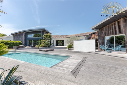 9 pièces 252 m² · à Saint-Germain-du-Puch · 252 m² · 790 000 €