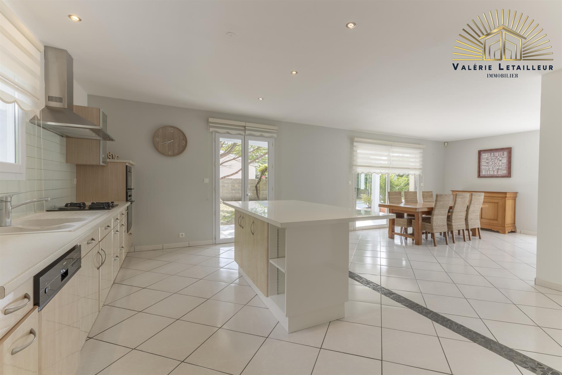 Maison à vendre, 160m², Saint-Loubès