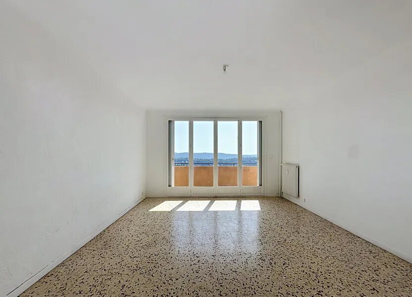 Appartement à louer, 71m², Grasse