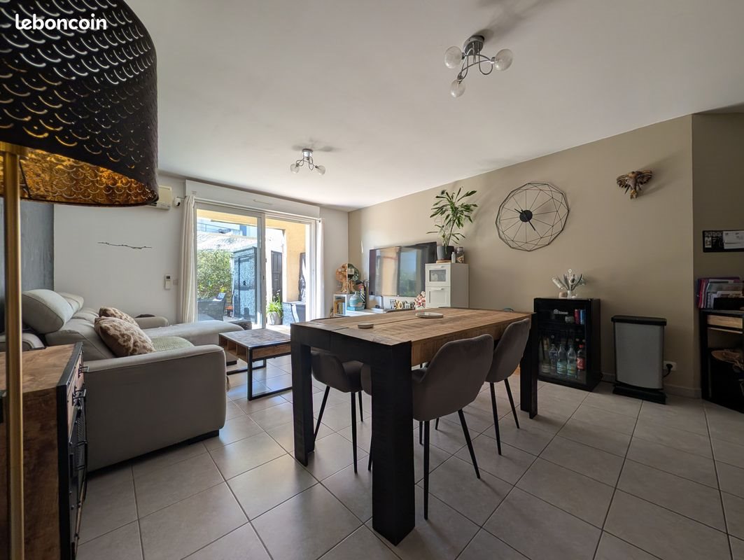 Appartement à vendre, 57m², Peyrolles-en-Provence