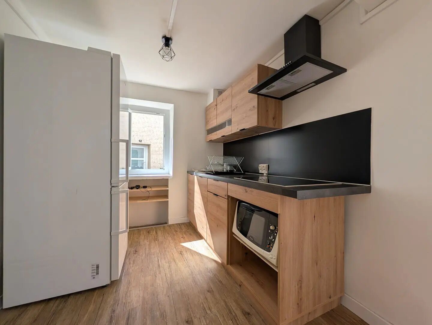 Maison à louer, 40m², Sainte-Tulle