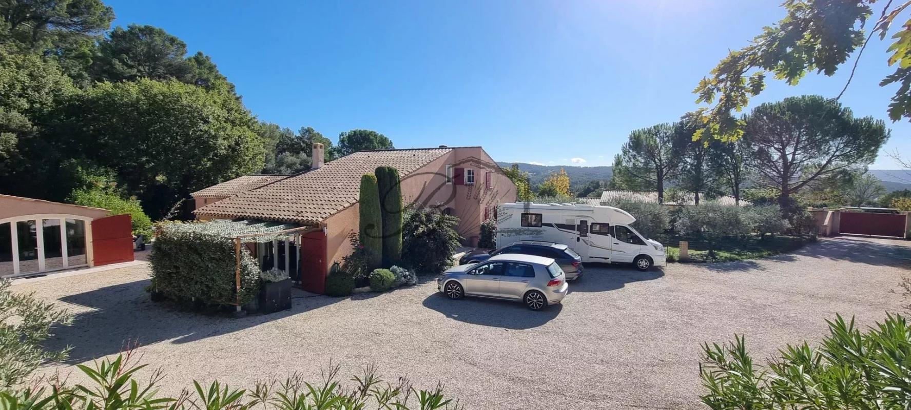 Maison à vendre, 215m², La Bastidonne