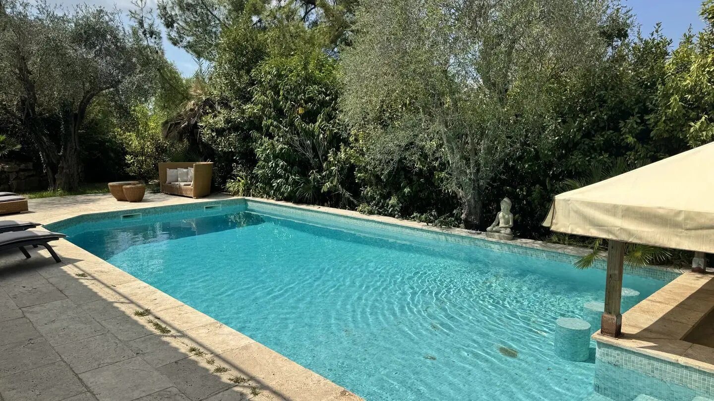 Maison à louer, 430m², Roquefort-les-Pins
