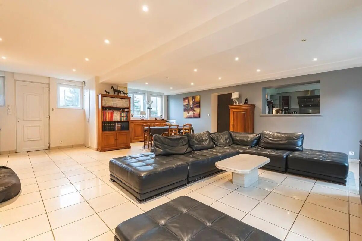 Maison à vendre, 260m², Bruyères-et-Montbérault