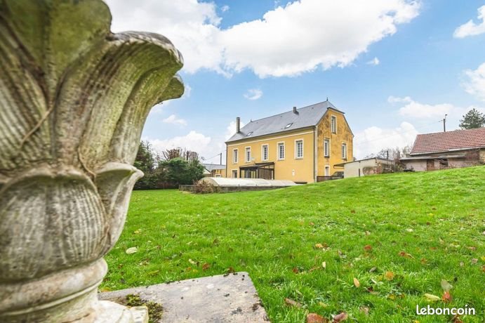 Maison à vendre, 260m², Bruyères-et-Montbérault