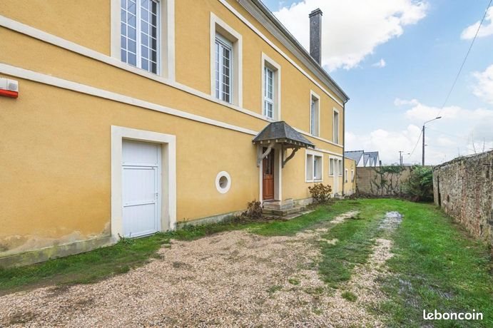 Maison à vendre, 260m², Bruyères-et-Montbérault