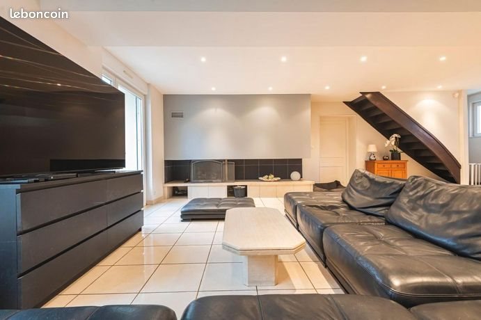 Maison à vendre, 260m², Bruyères-et-Montbérault