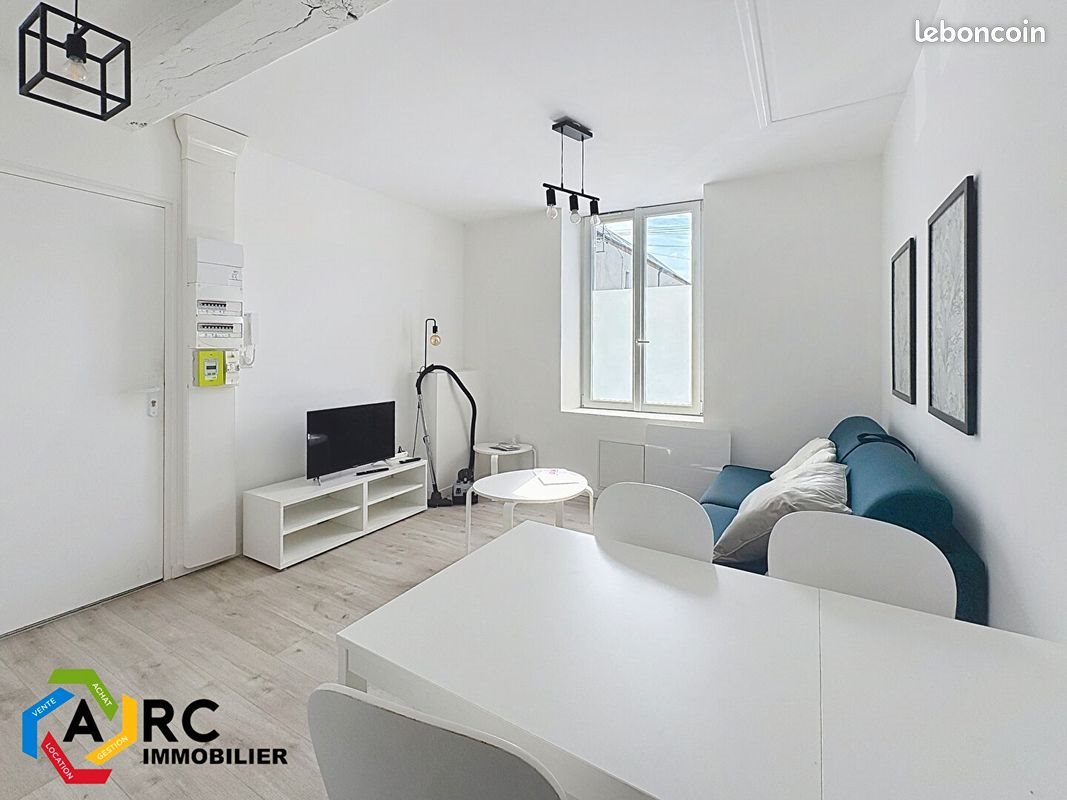 Appartement à louer, 40m², Saint-Ay