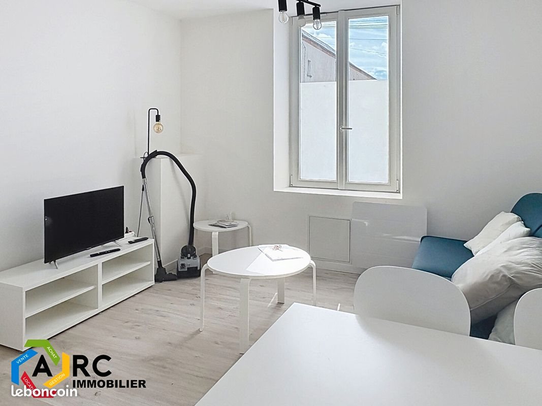 Appartement à louer, 40m², Saint-Ay