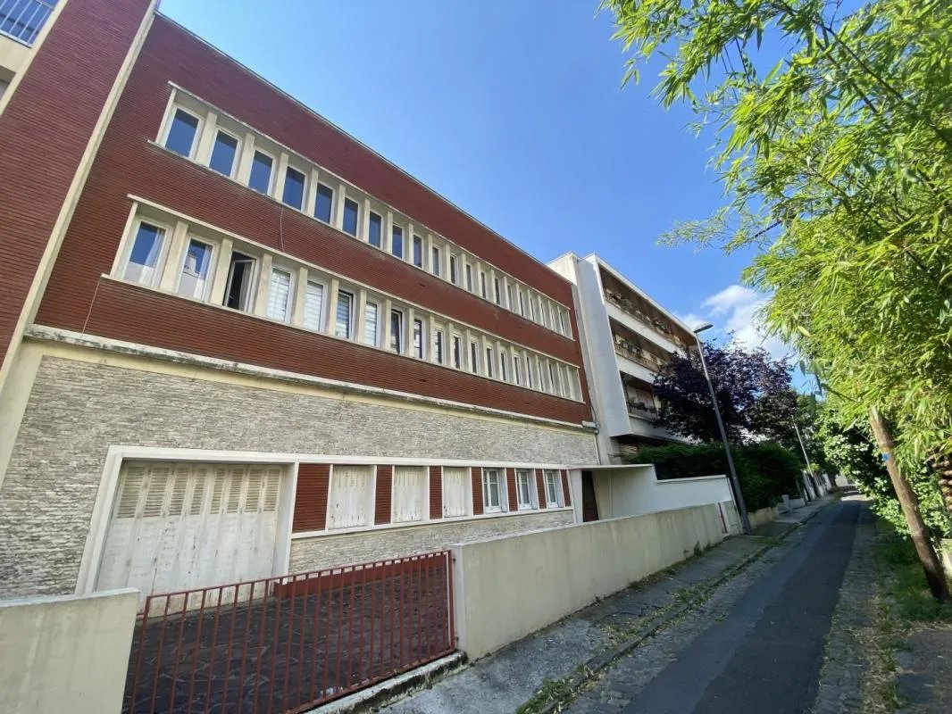 Appartement à louer, 31m², Courbevoie