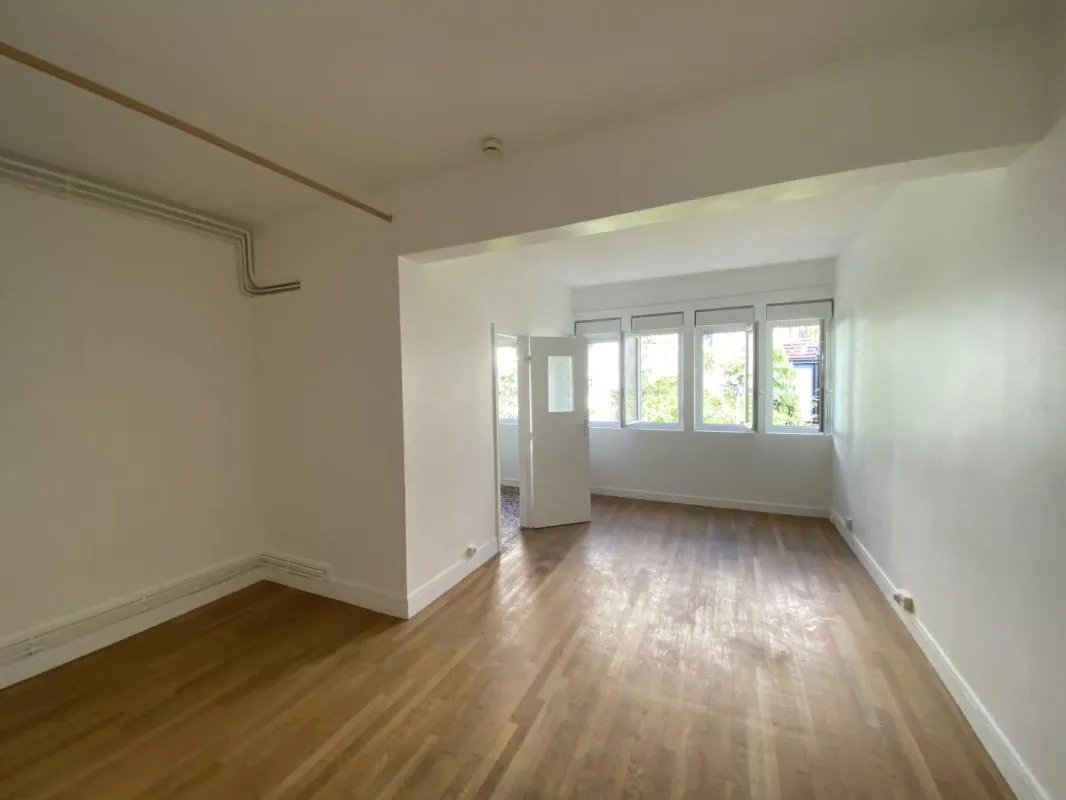 Appartement à louer, 31m², Courbevoie