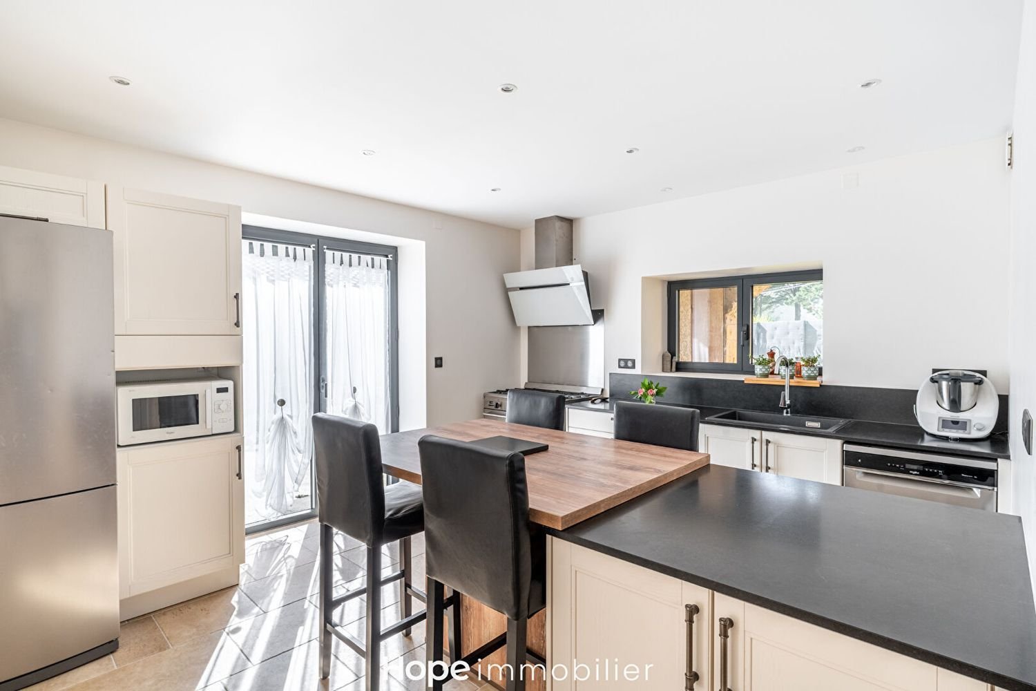 Maison à vendre, 185m², Lissieu