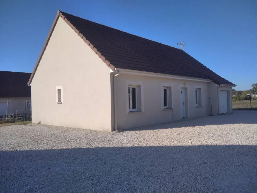 Maison à louer, 91m², Sassay