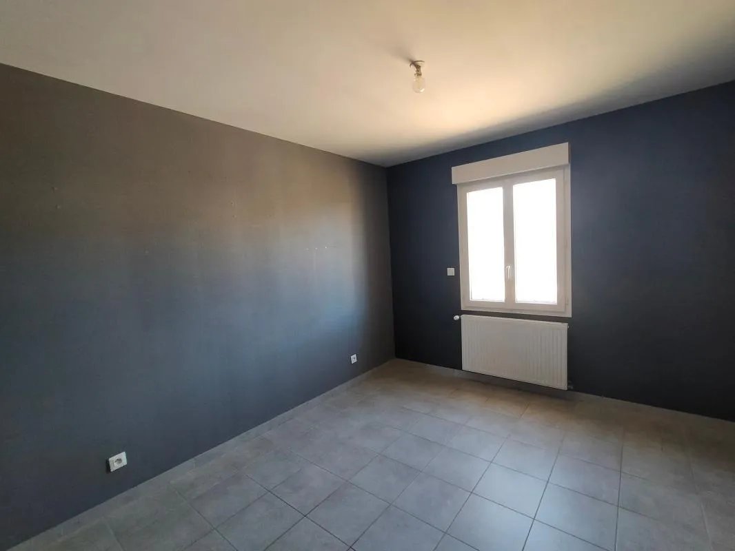 Maison à louer, 91m², Sassay