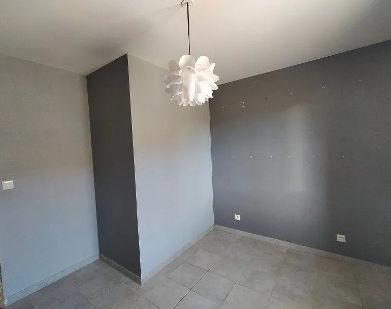 Maison à louer, 91m², Sassay