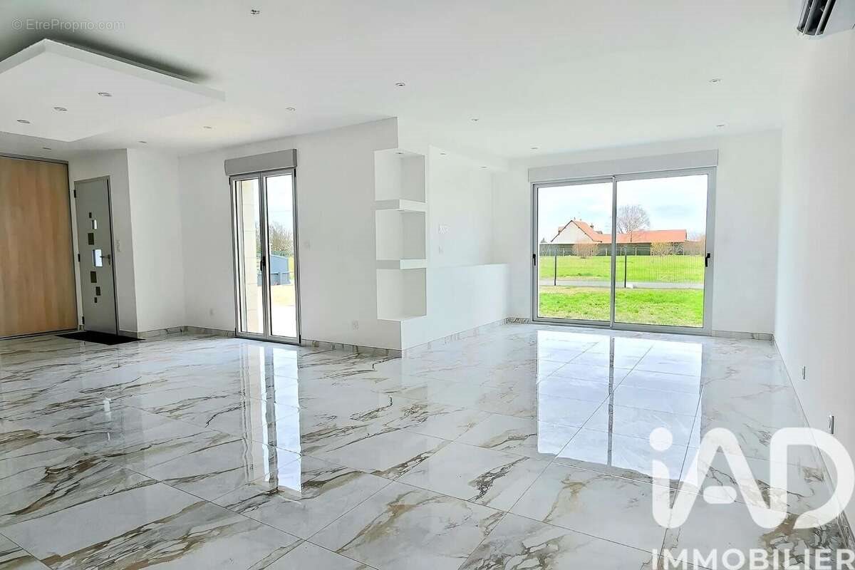 Maison à vendre, 130m², Montlivault