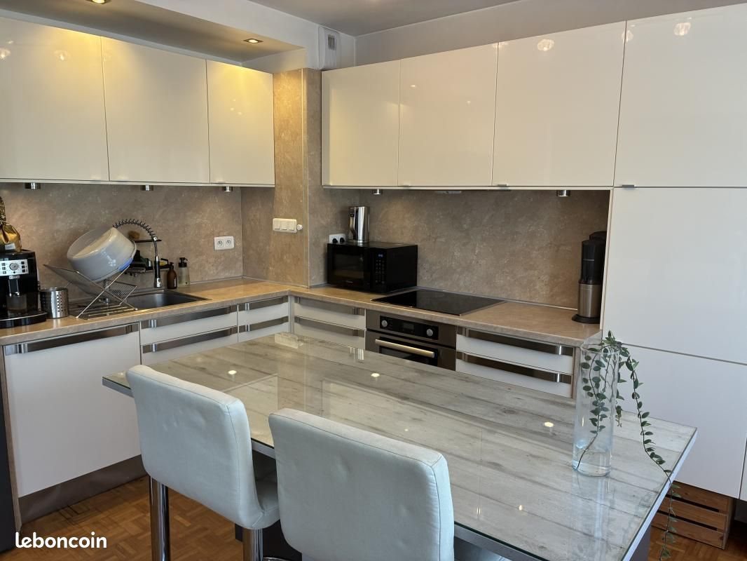 Appartement à louer, 82m², Lyon 8ème