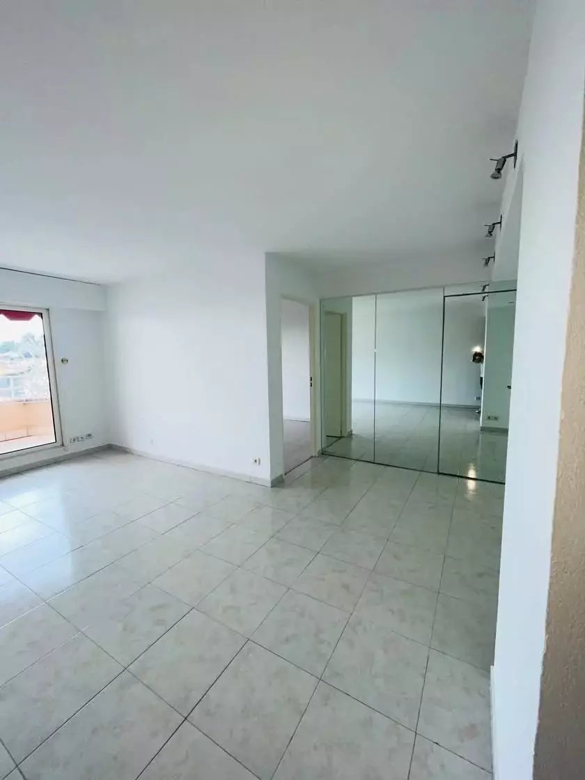 Maison à louer, 3m², Beausoleil