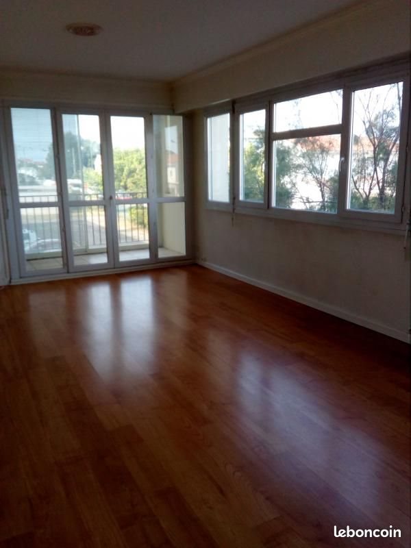 Appartement à louer, 75m², Talence