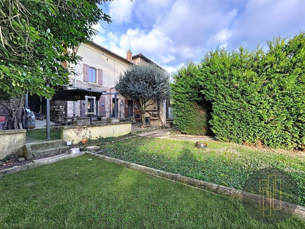 Maison à vendre, 166m², Ambérieux