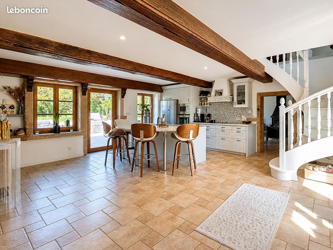 Maison à vendre, 216m², Tournus