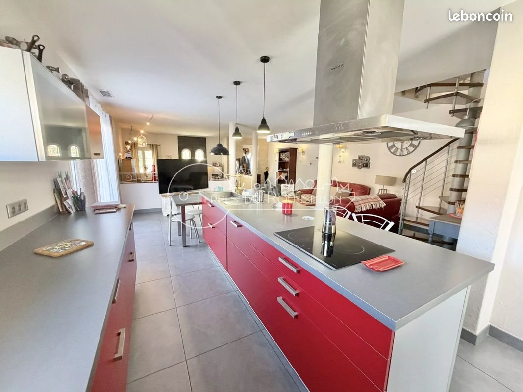 Maison à vendre, 137m², Saint-Estève
