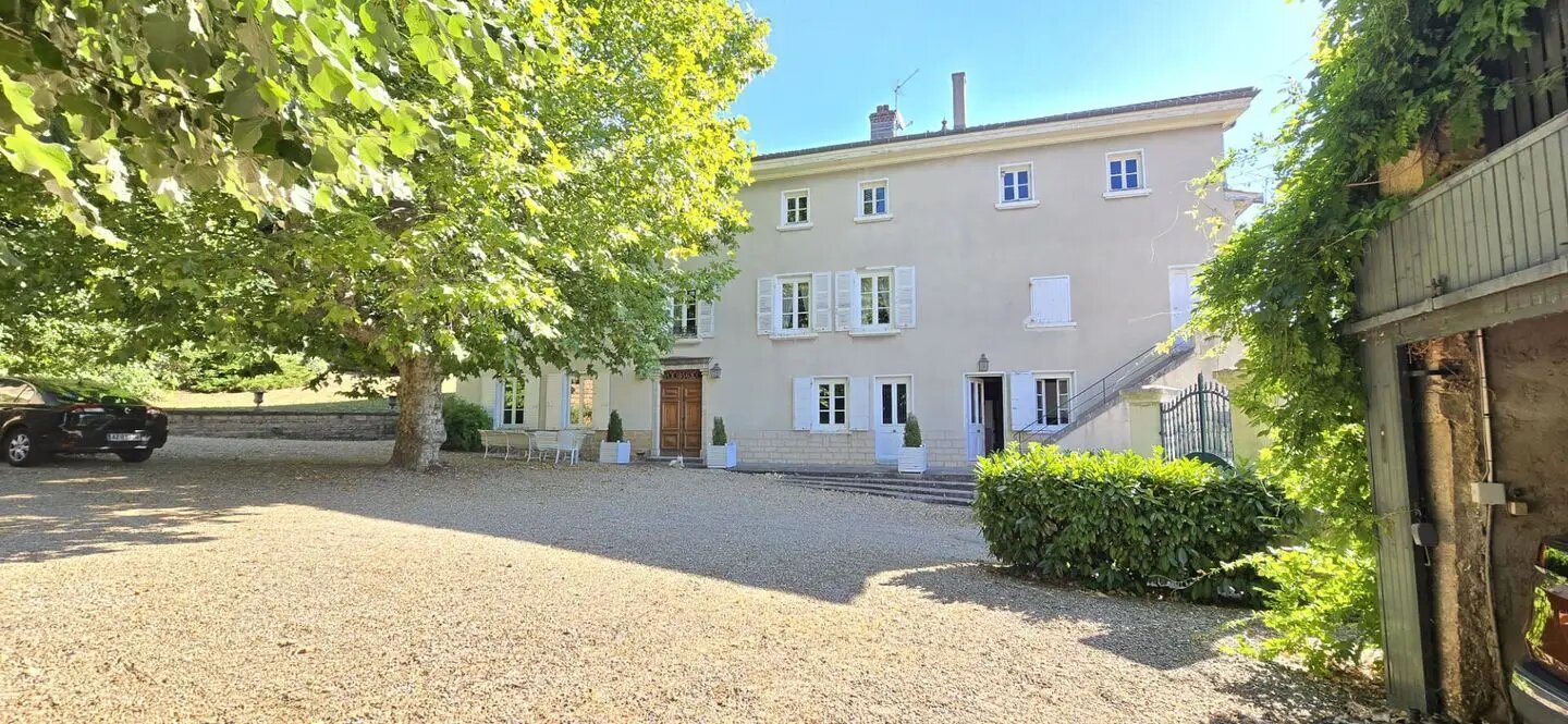 Maison à louer, 356m², Reyrieux