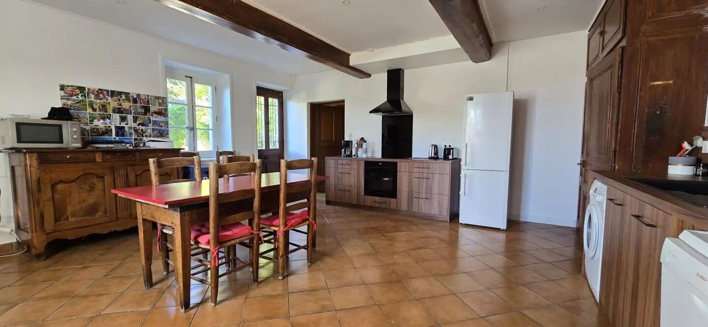 Maison à louer, 356m², Reyrieux