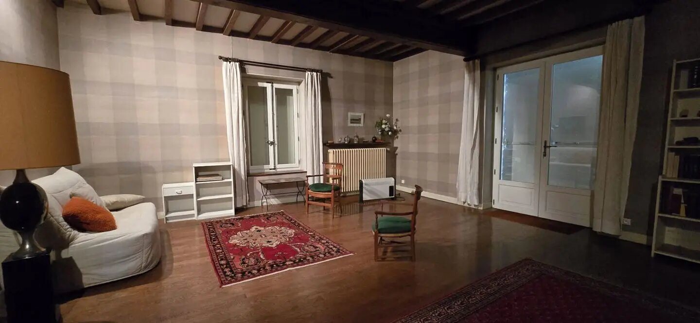Maison à louer, 356m², Reyrieux
