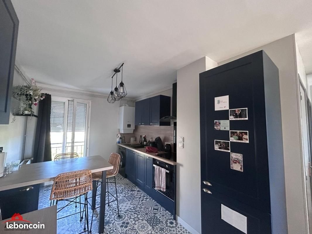 Appartement à louer, 77m², Saint-Symphorien-de-Lay