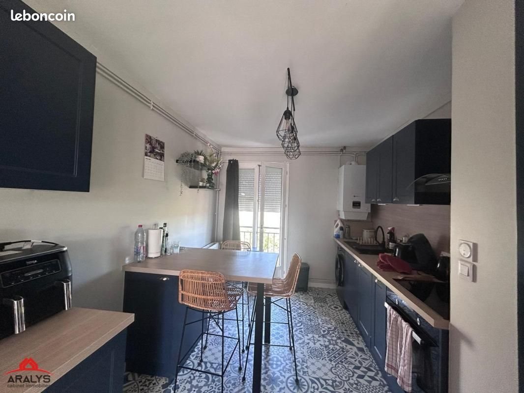Appartement à louer, 77m², Saint-Symphorien-de-Lay