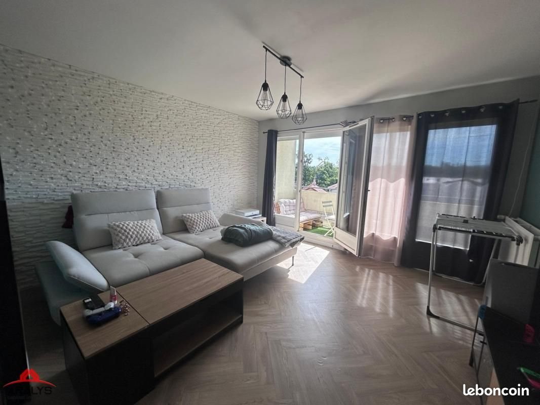 Appartement à louer, 77m², Saint-Symphorien-de-Lay
