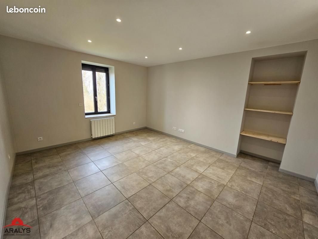 Maison à louer, 77m², Saint-Martin-d'Estréaux